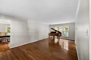 2085 Cobblestone Ln, Reston, VA 20191 - Photo 14