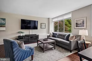 6631 Wakefield Dr, Alexandria, VA 22307 - Photo 2