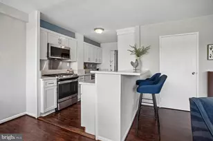 6631 Wakefield Dr, Alexandria, VA 22307 - Photo 8
