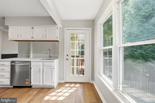 6027 Rockton Ct, Centreville, VA 20121 - Photo 12