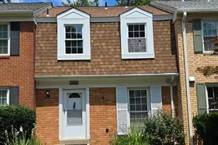9529 Cherry Oak Ct, Burke, VA 22015 - Photo 2