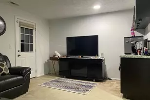 7881 Tyson Oaks Cir, Vienna, VA 22182 - Photo 2