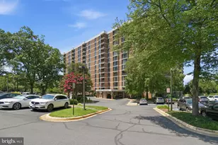 2311 Pimmit Dr, Falls Church, VA 22043 - Photo 18