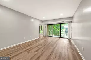 2045 Royal Fern Ct, Reston, VA 20191 - Photo 4