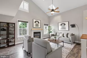 7452 Cross Gate Ln, Alexandria, VA 22315 - Photo 2