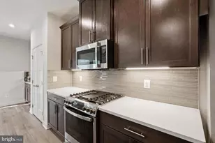 13993 Airfoil Rd, Herndon, VA 20171 - Photo 16