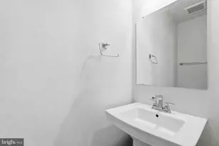 13993 Airfoil Rd, Herndon, VA 20171 - Photo 10