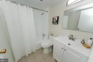 9737 Kings Crown Ct, Fairfax, VA 22031 - Photo 18