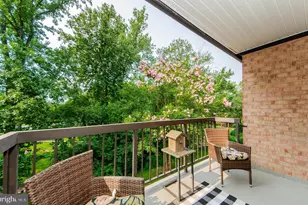 9737 Kings Crown Ct, Fairfax, VA 22031 - Photo 8