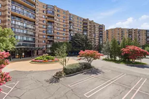 8350 Greensboro Dr, McLean, VA 22102 - Photo 38