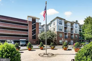 3830 Lightfoot St, Chantilly, VA 20151 - Photo 2