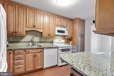 8360 Greensboro Drive #721, McLean, VA 22102 - Photo 4