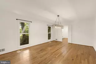 1318 Round Oak Ct, McLean, VA 22101 - Photo 26