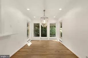 1318 Round Oak Ct, McLean, VA 22101 - Photo 16