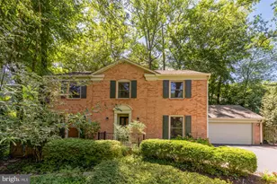 1318 Round Oak Ct, McLean, VA 22101 - Photo 2