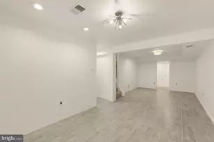 1318 Round Oak Ct, McLean, VA 22101 - Photo 48