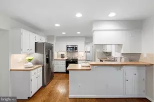 8208 Guinevere Dr, Annandale, VA 22003 - Photo 16