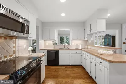 8208 Guinevere Drive, Annandale, VA 22003 - Photo 18