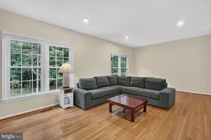 7204 Gentian Ct, Springfield, VA 22152 - Photo 8
