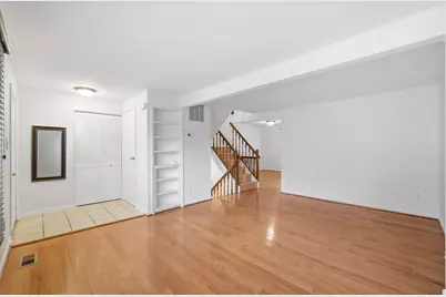 7998 Tyson Oaks Circle, Vienna, VA 22182 - Photo 4