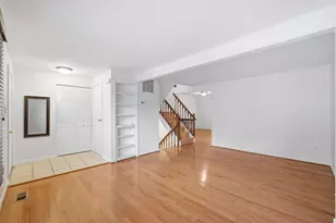 7998 Tyson Oaks Cir, Vienna, VA 22182 - Photo 4
