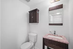 7998 Tyson Oaks Cir, Vienna, VA 22182 - Photo 2
