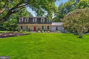 723 Forest Ridge Dr, Great Falls, VA 22066 - Photo 1