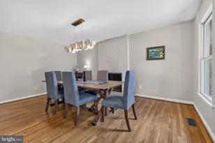 723 Forest Ridge Dr, Great Falls, VA 22066 - Photo 4