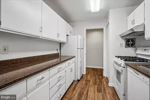 1935 Wilson Ln, McLean, VA 22102 - Photo 8