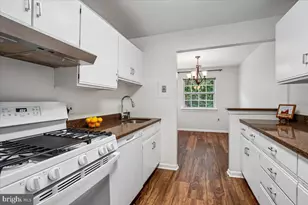 1935 Wilson Ln, McLean, VA 22102 - Photo 10