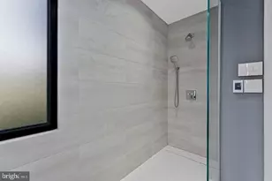 1228 Perry William Dr, McLean, VA 22101 - Photo 32
