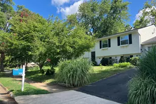 7021 Bedrock Rd, Alexandria, VA 22306 - Photo 2