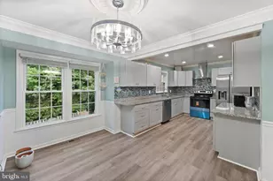 7925 Pebble Brook Ct, Springfield, VA 22153 - Photo 12