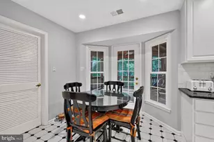 8000 Woodcroft Ct, Dunn Loring, VA 22027 - Photo 10