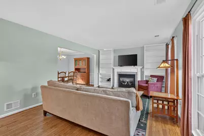 8000 Woodcroft Court, Dunn Loring, VA 22027 - Photo 2