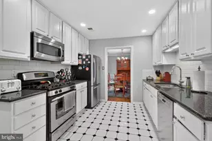 8000 Woodcroft Ct, Dunn Loring, VA 22027 - Photo 8