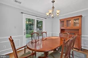 8000 Woodcroft Ct, Dunn Loring, VA 22027 - Photo 6
