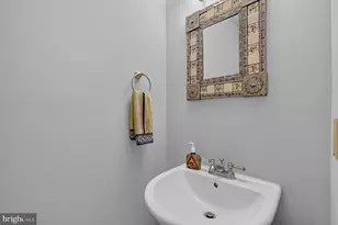 8000 Woodcroft Ct, Dunn Loring, VA 22027 - Photo 16