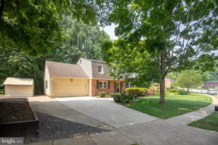 4836 Gainsborough Dr, Fairfax, VA 22032 - Photo 2