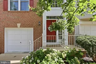 11432 Tiger Lily Ln, Fairfax, VA 22030 - Photo 4