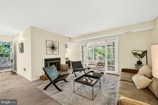 2316 Hunters Run Dr, Reston, VA 20191 - Photo 14