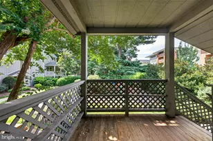 2316 Hunters Run Dr, Reston, VA 20191 - Photo 4