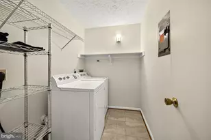 2316 Hunters Run Dr, Reston, VA 20191 - Photo 24