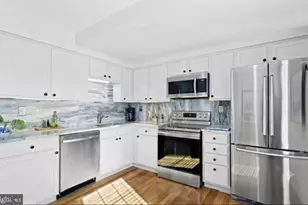 3130 Barnard Ct, Fairfax, VA 22031 - Photo 2