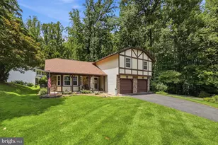 9711 Turnbuckle Dr, Burke, VA 22015 - Photo 4