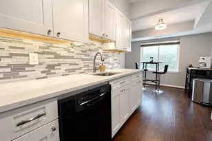 10200 Bushman Dr, Oakton, VA 22124 - Photo 8