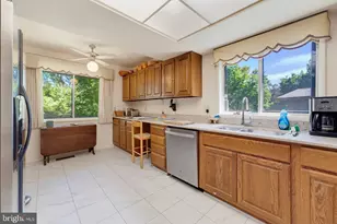 8807 Aunt Lilly Ln, Annandale, VA 22003 - Photo 6