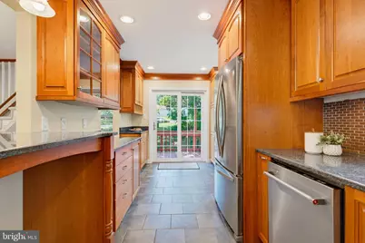 7934 Bubbling Brook Circle, Springfield, VA 22153 - Photo 14