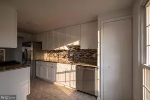 14419 Black Horse Ct, Centreville, VA 20120 - Photo 6