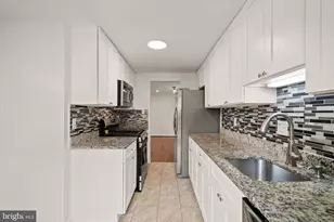 14419 Black Horse Ct, Centreville, VA 20120 - Photo 10